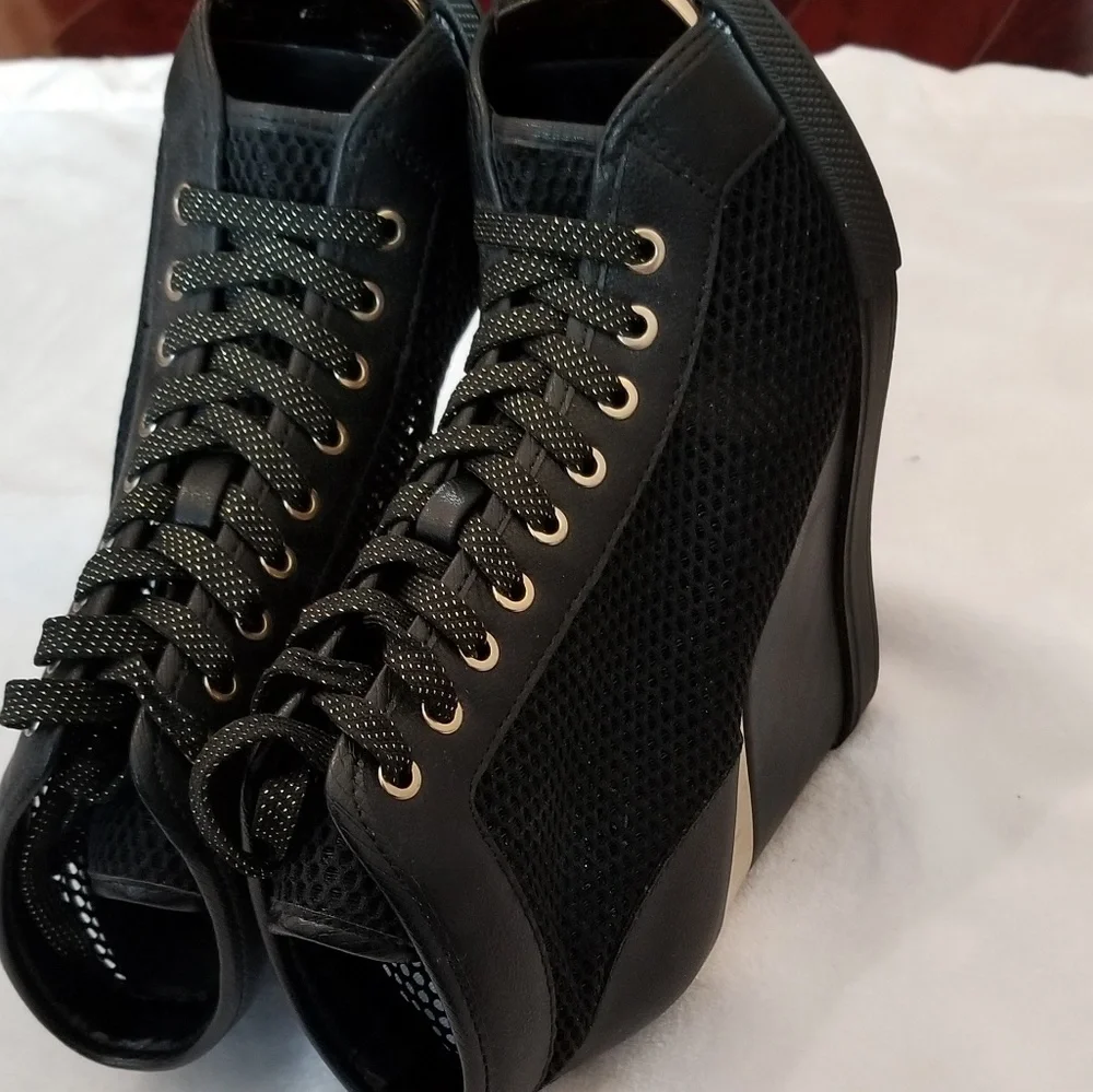 Peep toe mesh fishnet black gold lace up wedge